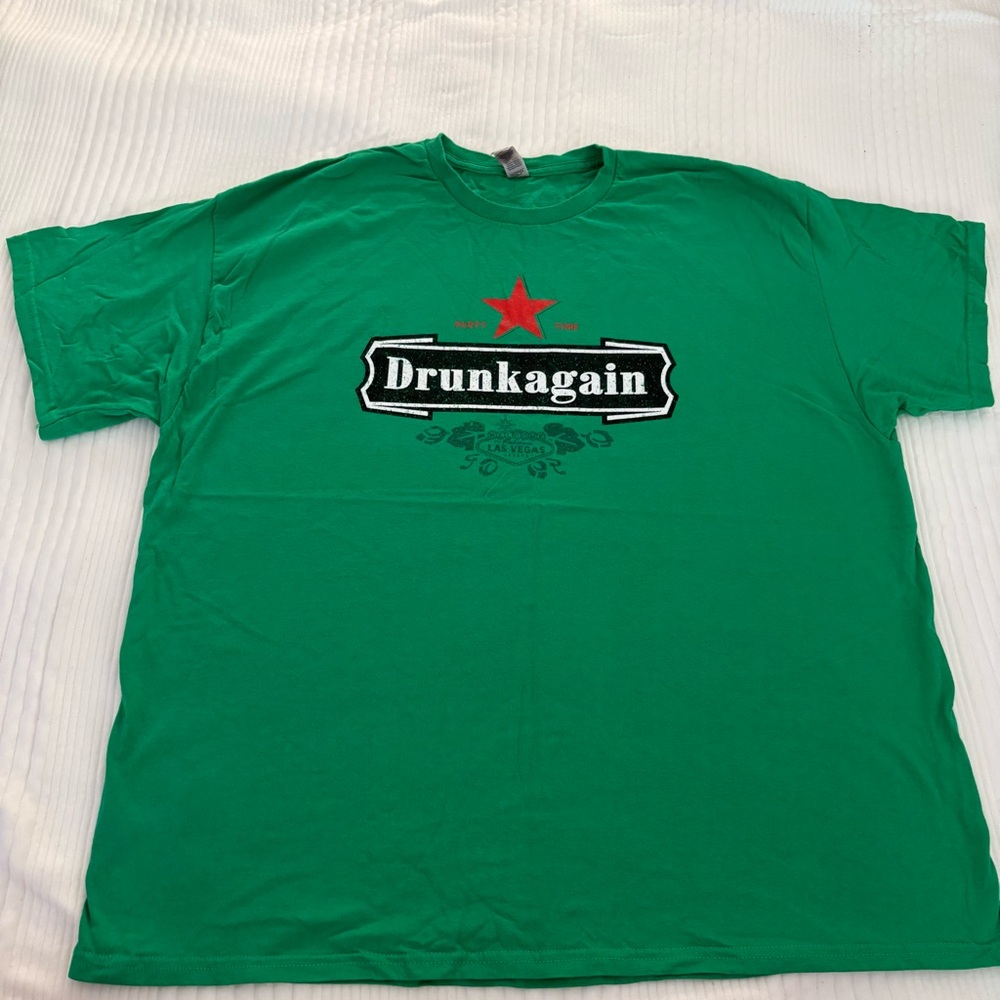 Gildan Green Heineken Novelty Graphic Tee